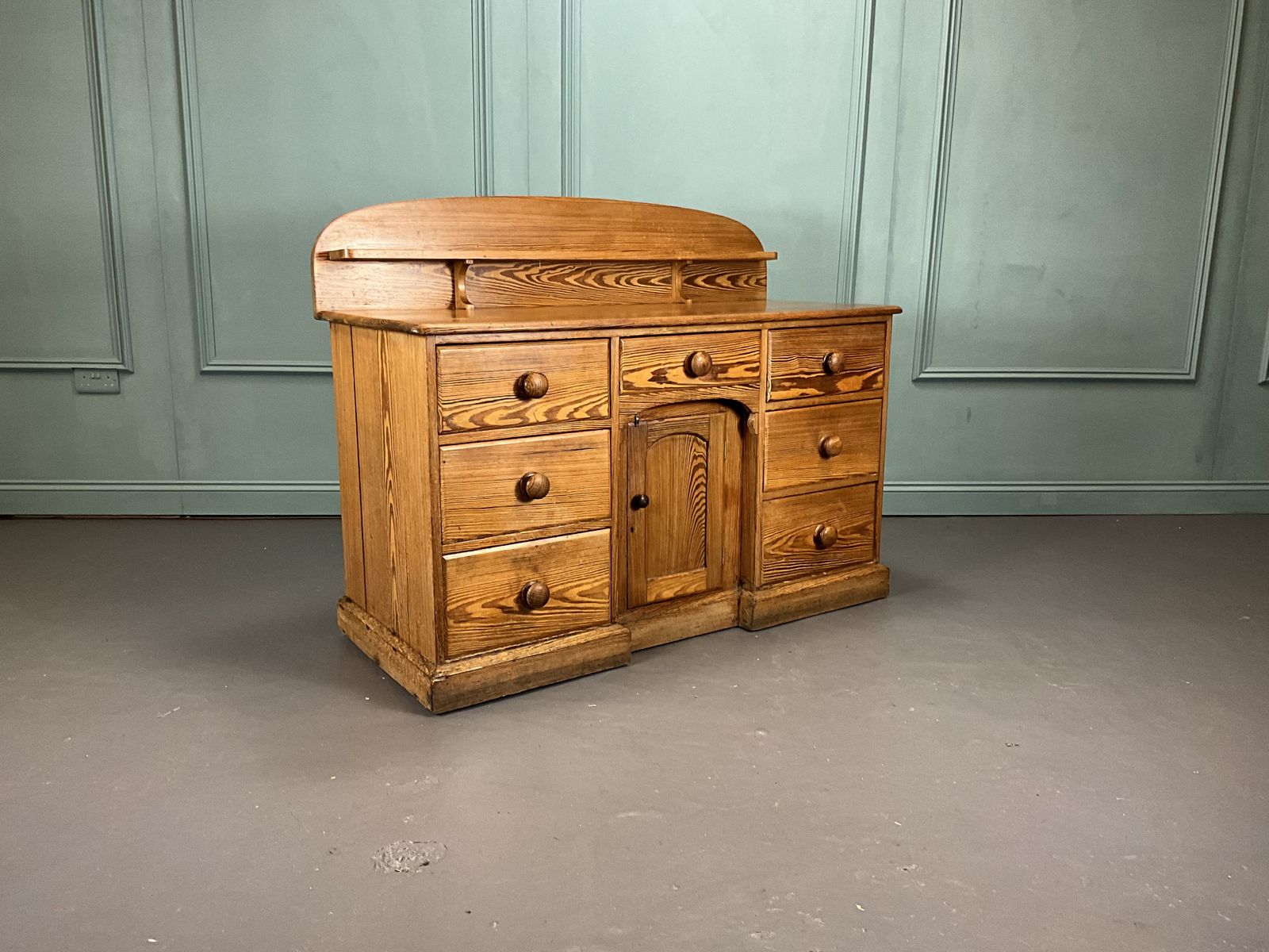Pitch Pine Farmhouse Dresser, 1920s photo buy