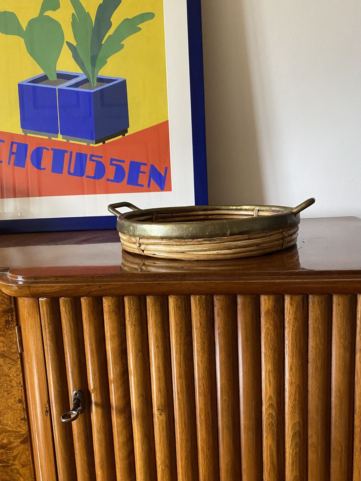 photo vintage Hollywood Regency Brass And Wicker Vide Poche, Italy Ca. 1970