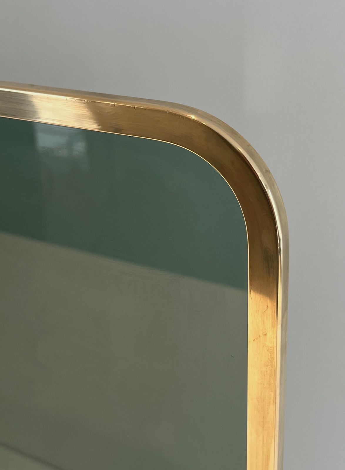 photo furniture Glass Few Fringes Surrounded By A Lison Frame