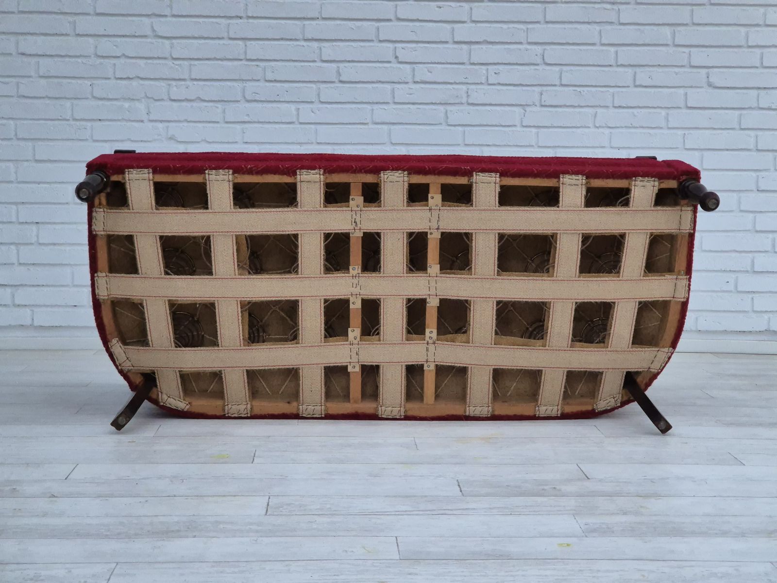 photo vintage 1950s, Danish 2 Seater Sofa, Original Very Good Condition, Ash Wood.