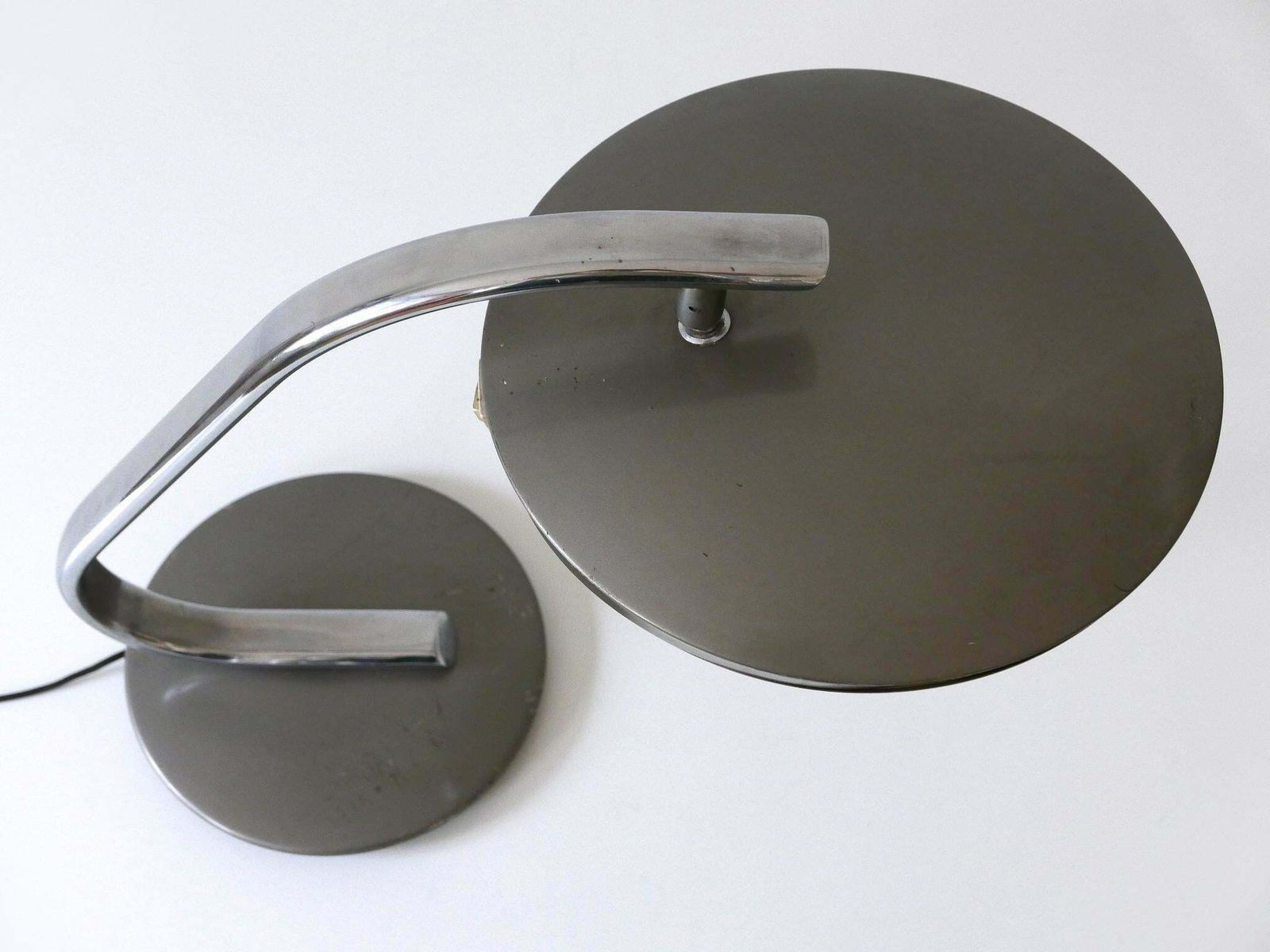 photo vintage Mid Century Modern Desk Light Or Table Lamp 'Boomerang' By Fase Spain 1960s