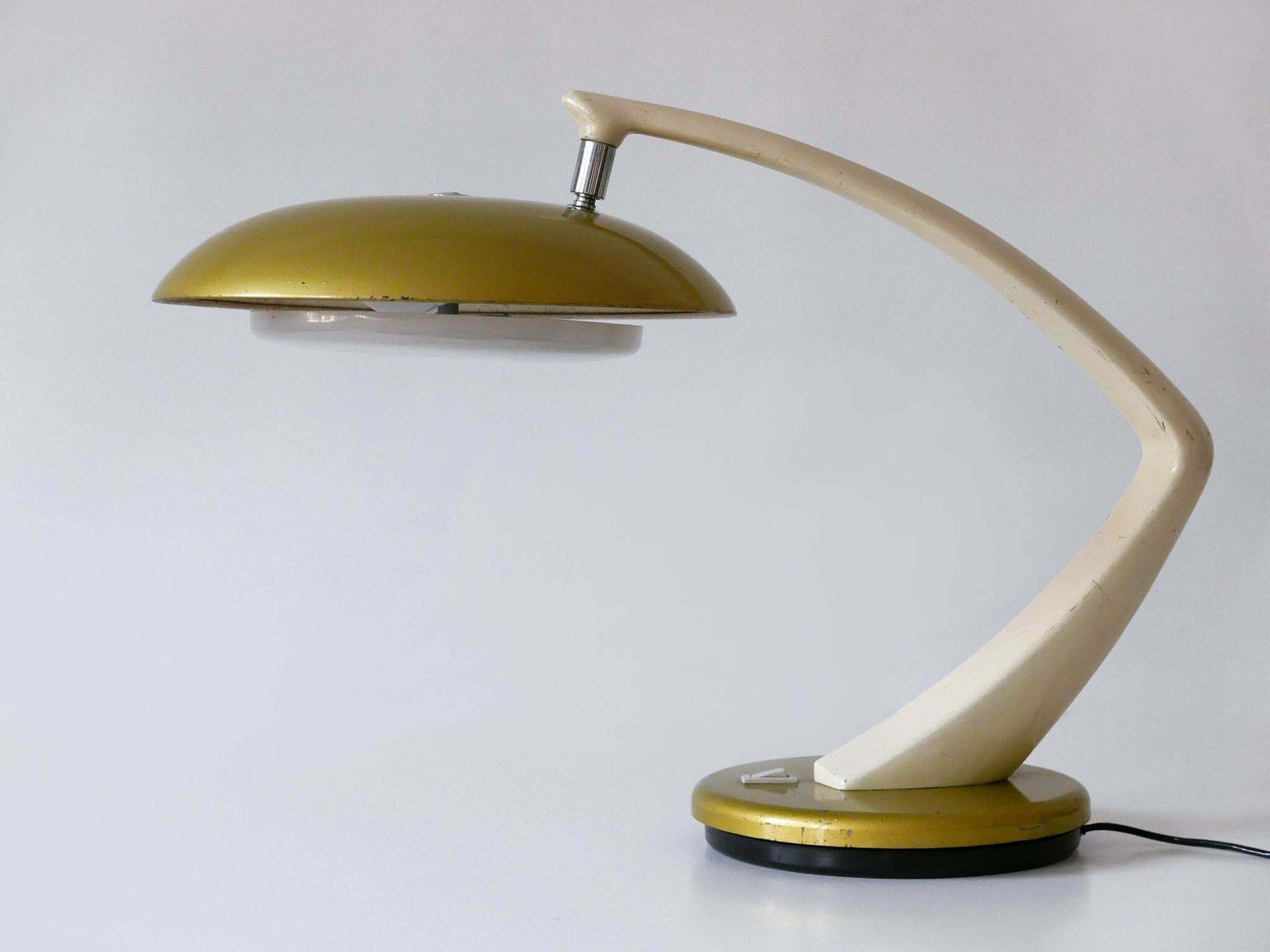 Mid Century Modern Desk Light Or Table Lamp 'Boomerang 64' By Fase Spain 1960s photo Lighting