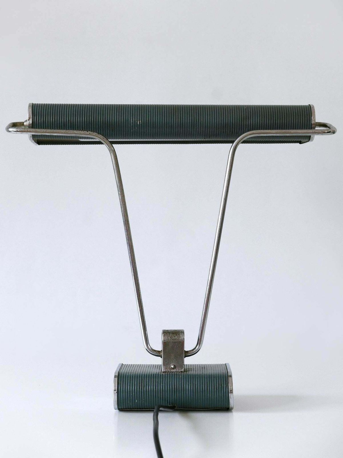 photo vintage Art Deco Table Lamp Or Desk Light 'No 71' By André Mounique For Jumo 1930s