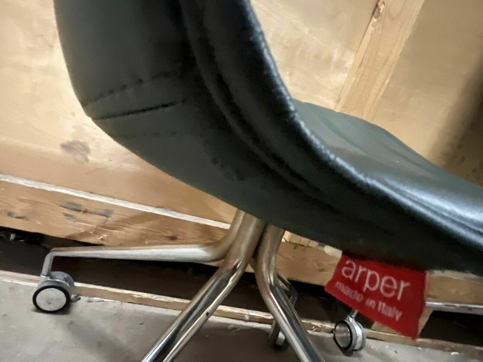 Arper Catifa 46 Studio / Office Chairs Dark Green Leather.      Va photo 385.0