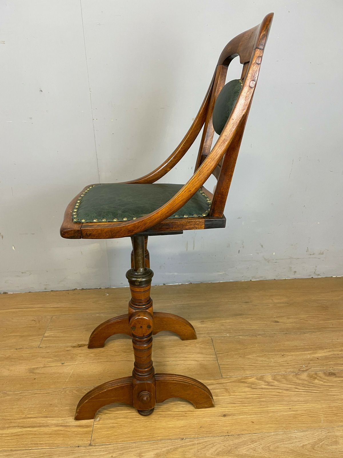 photo furniture Late C19th Patent Music Chair In Green Leather