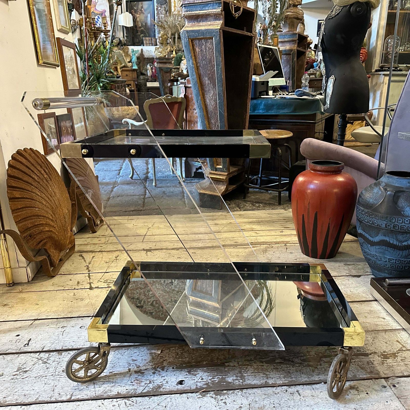 An Amazing 1960s Mid Century Modern Lucite And Brass Italian Bar Cart photo for sale