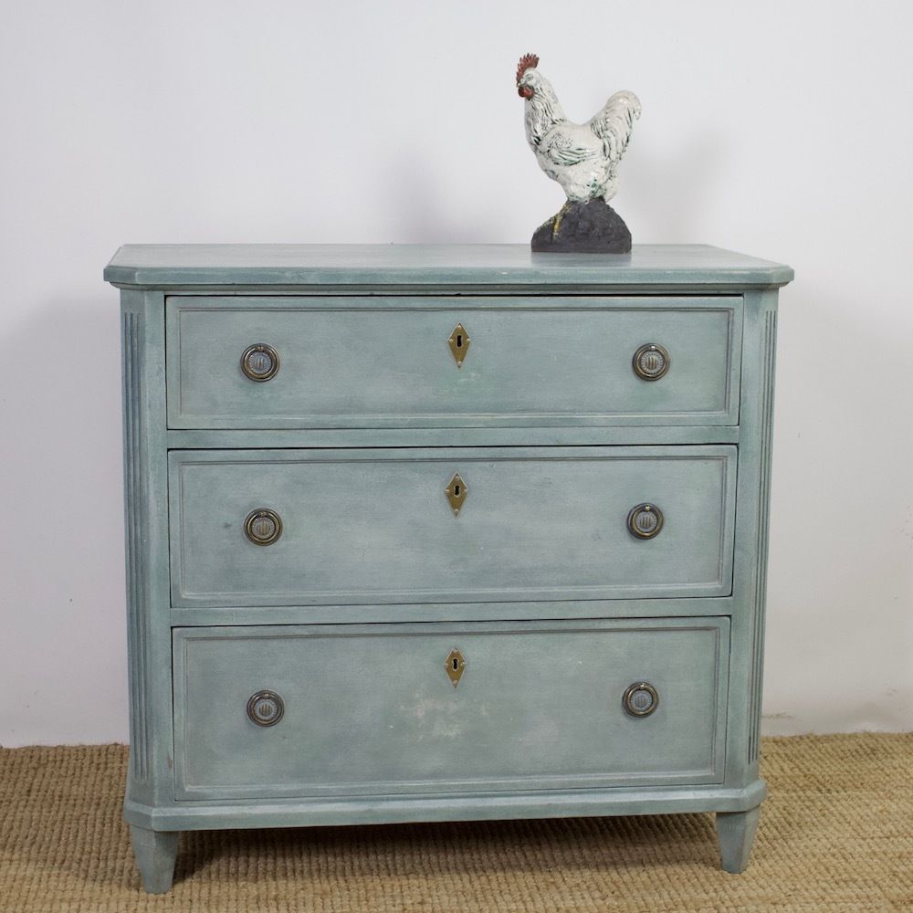 photo vinterior Antique French Bleached Oak Chest Of Drawers