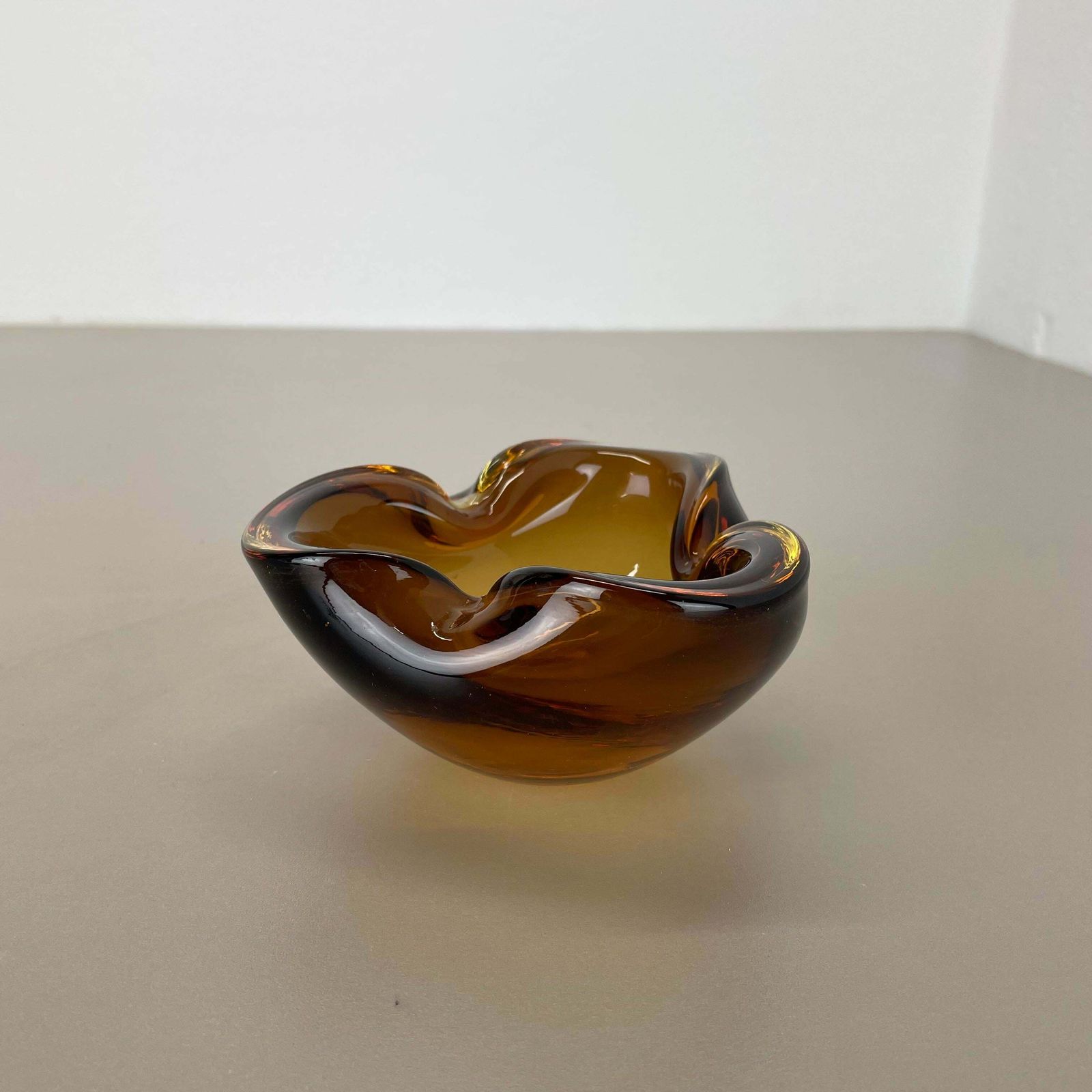 Large Murano Glass "Yellow" Bowl Element Shell Ashtray Murano, Italy, 1970 photo furniture