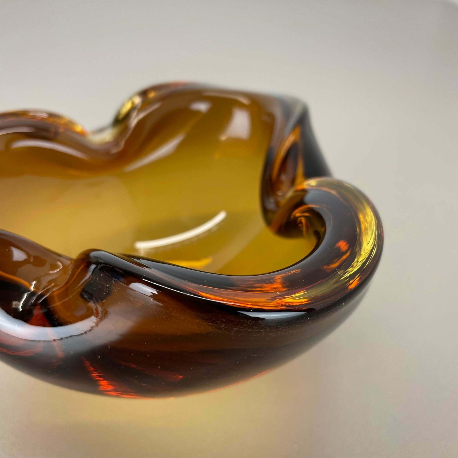 Large Murano Glass "Yellow" Bowl Element Shell Ashtray Murano, Italy, 1970 photo buy