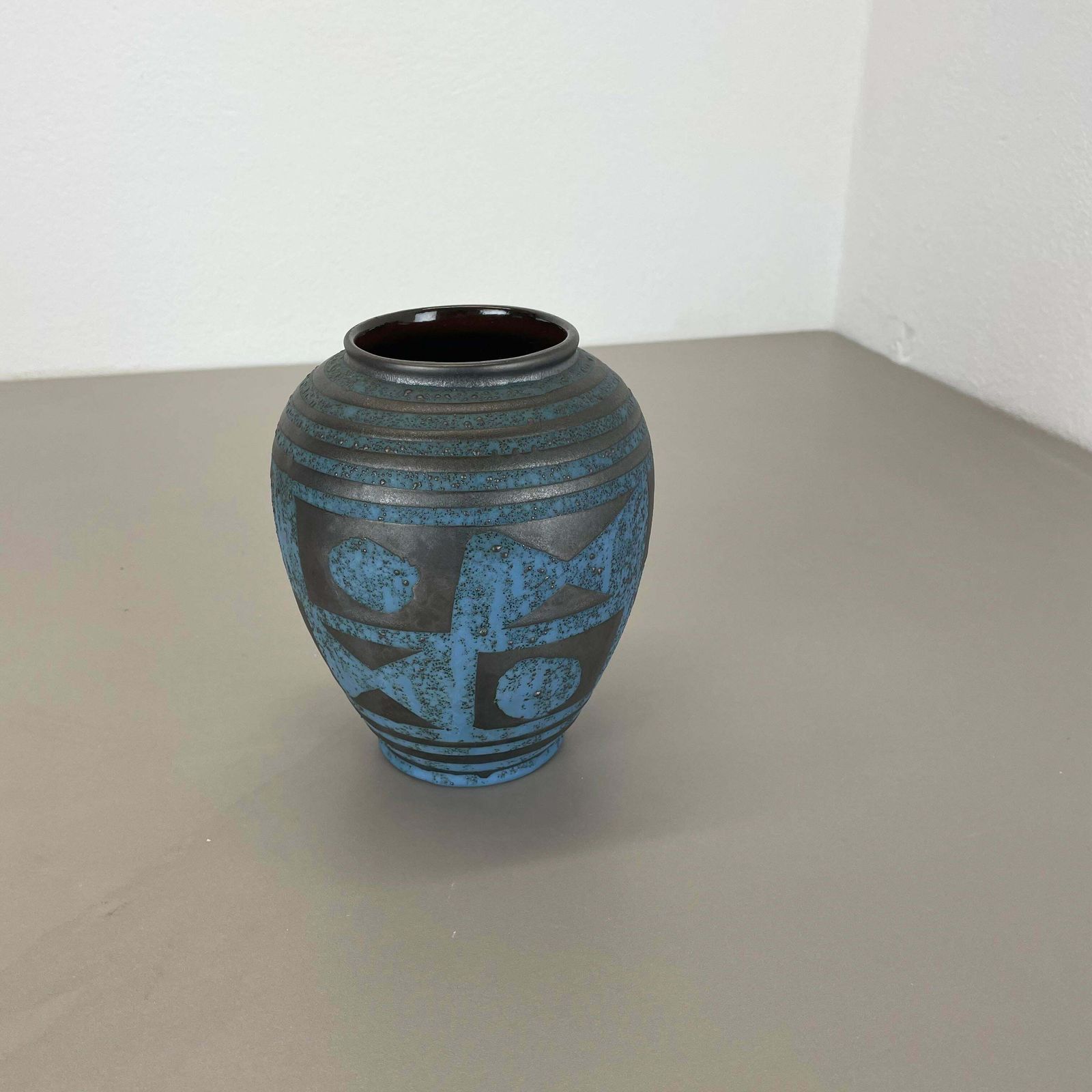Fat Lava Ceramic "Ankara" Vase By Heinz Siery Carstens Tönnieshof, Germany 1960s photo furniture