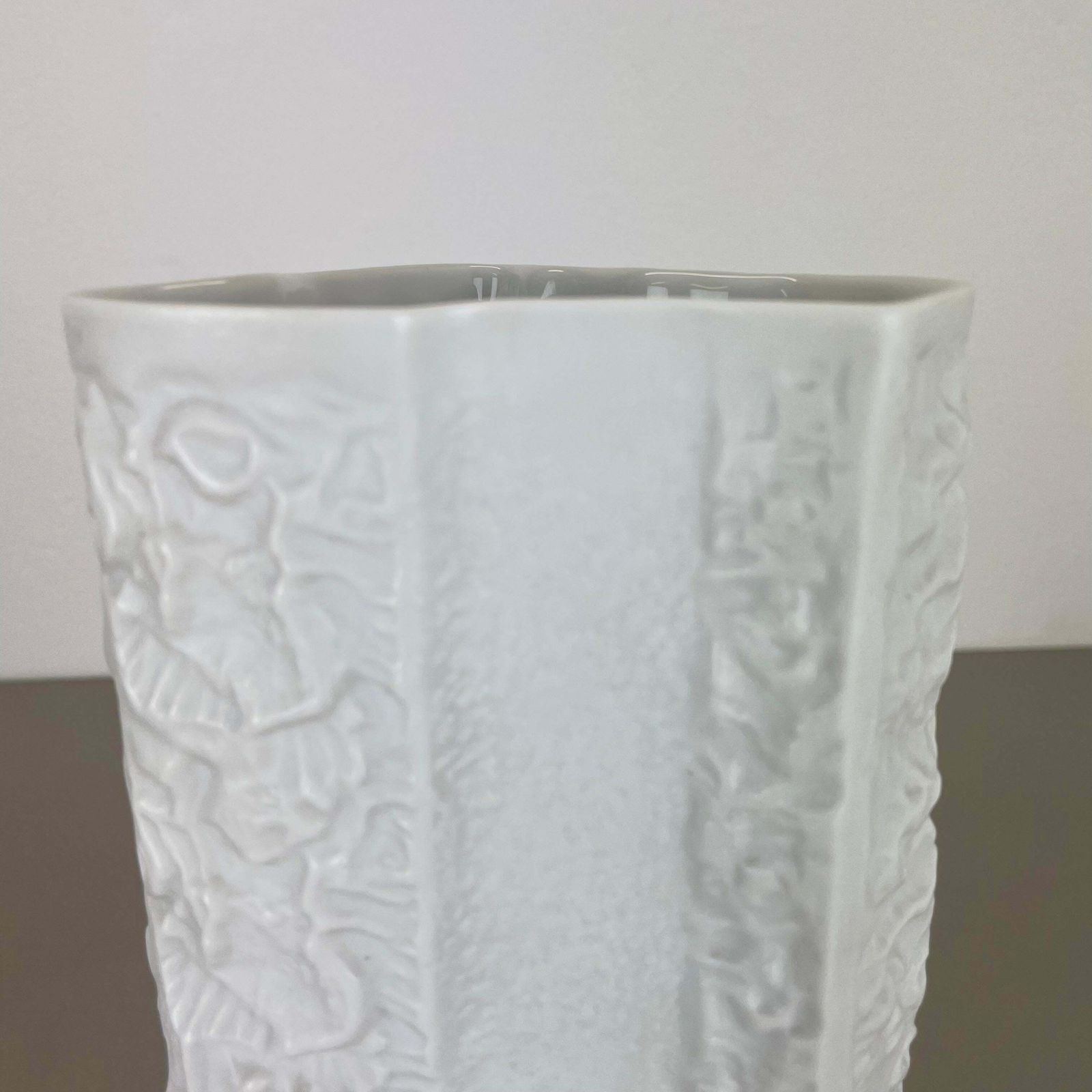 photo furniture Large 31cm Op Art Vase Vase Heinrich Fuchs For Hutschenreuther, Germany, 1970s
