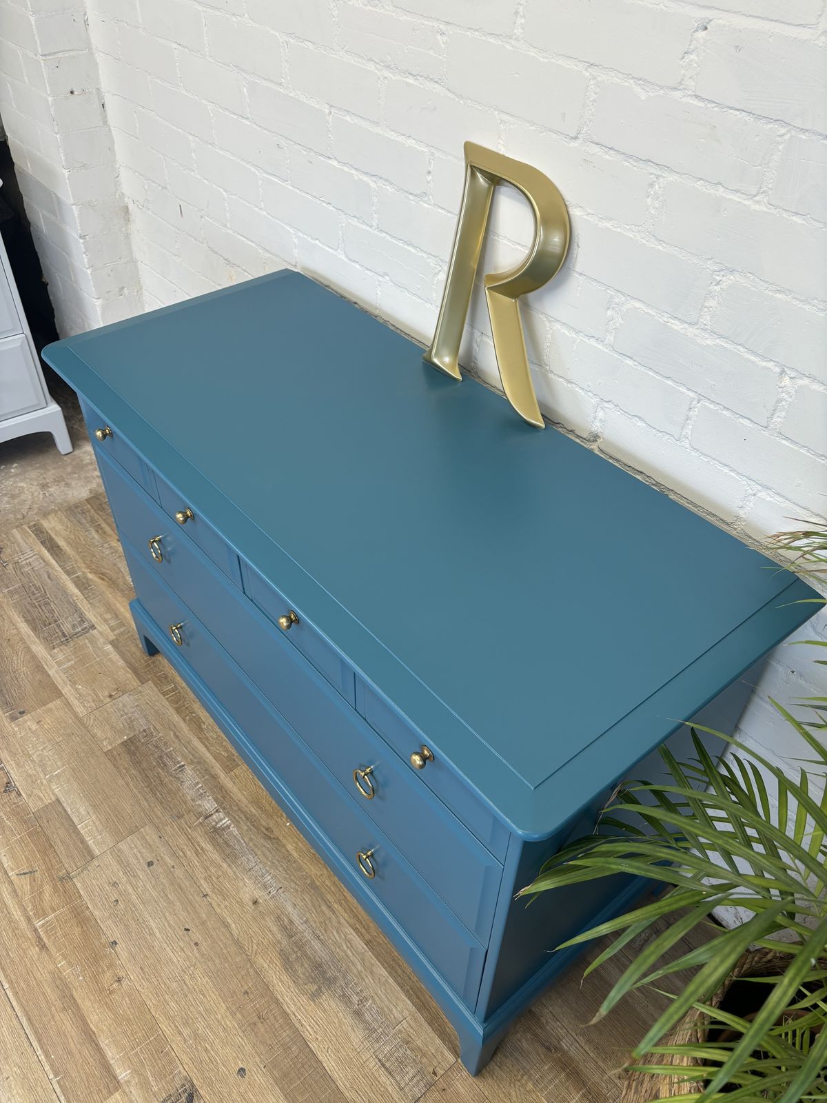 645.0 Stag Minstrel Chest Of 4 Over 2 Drawers Painted In Marine Blue photo
