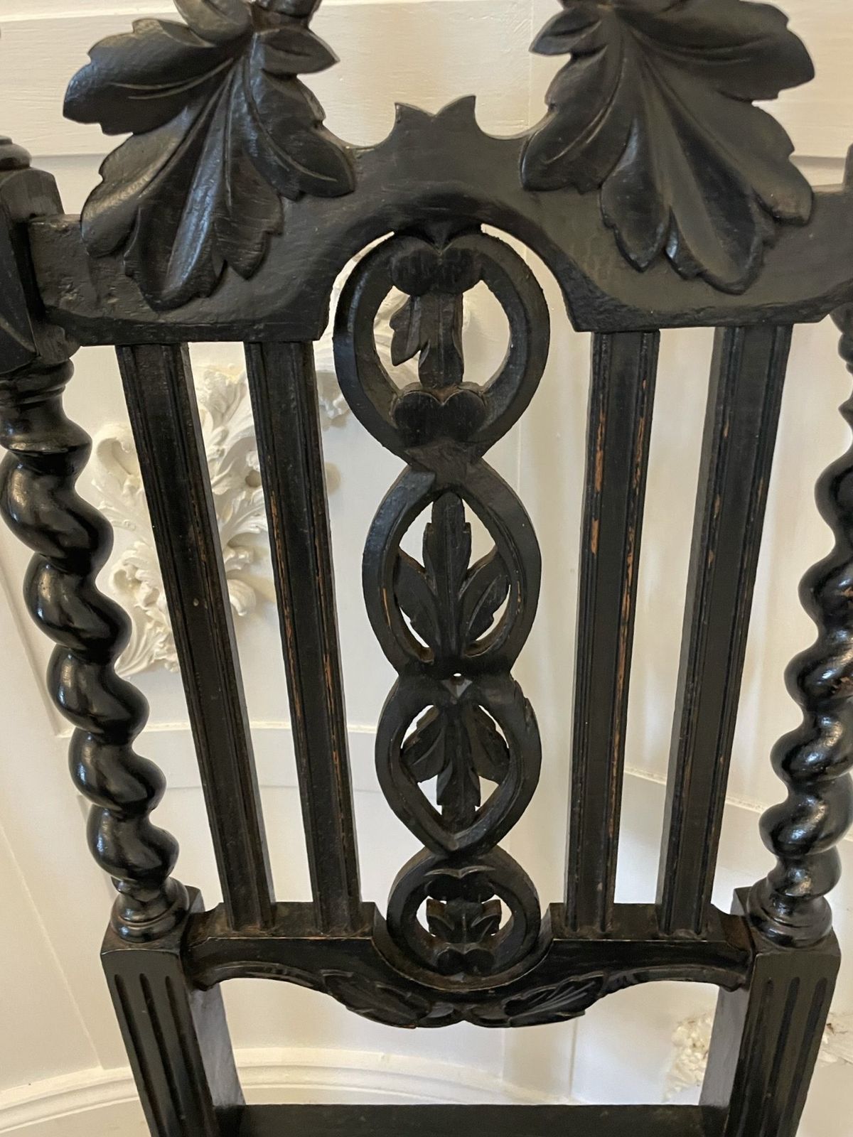 photo vinterior Pair Of Antique 19th Century Quality Carved Ebonised Oak Side Chairs