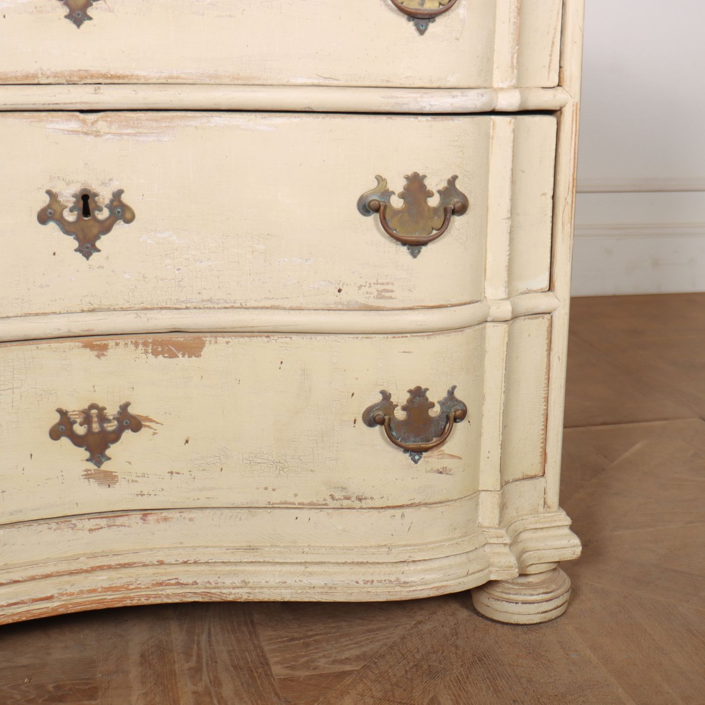 Commodes & Chest Of Drawers  » 18th Century Original Painted Commode photo 4140.0