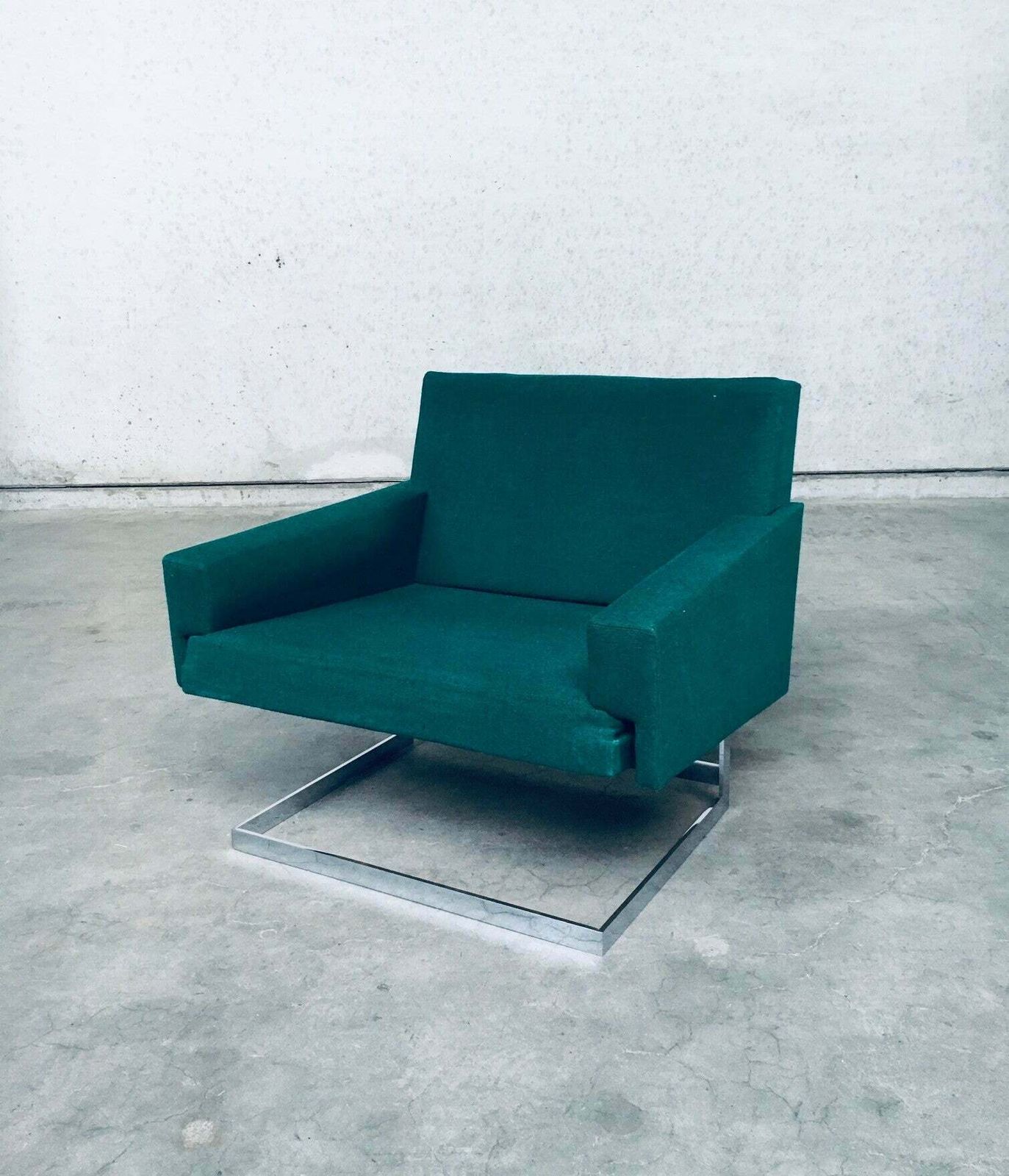 1960's Midcentury Modern Belgian Design Floating Lounge Chair photo for sale