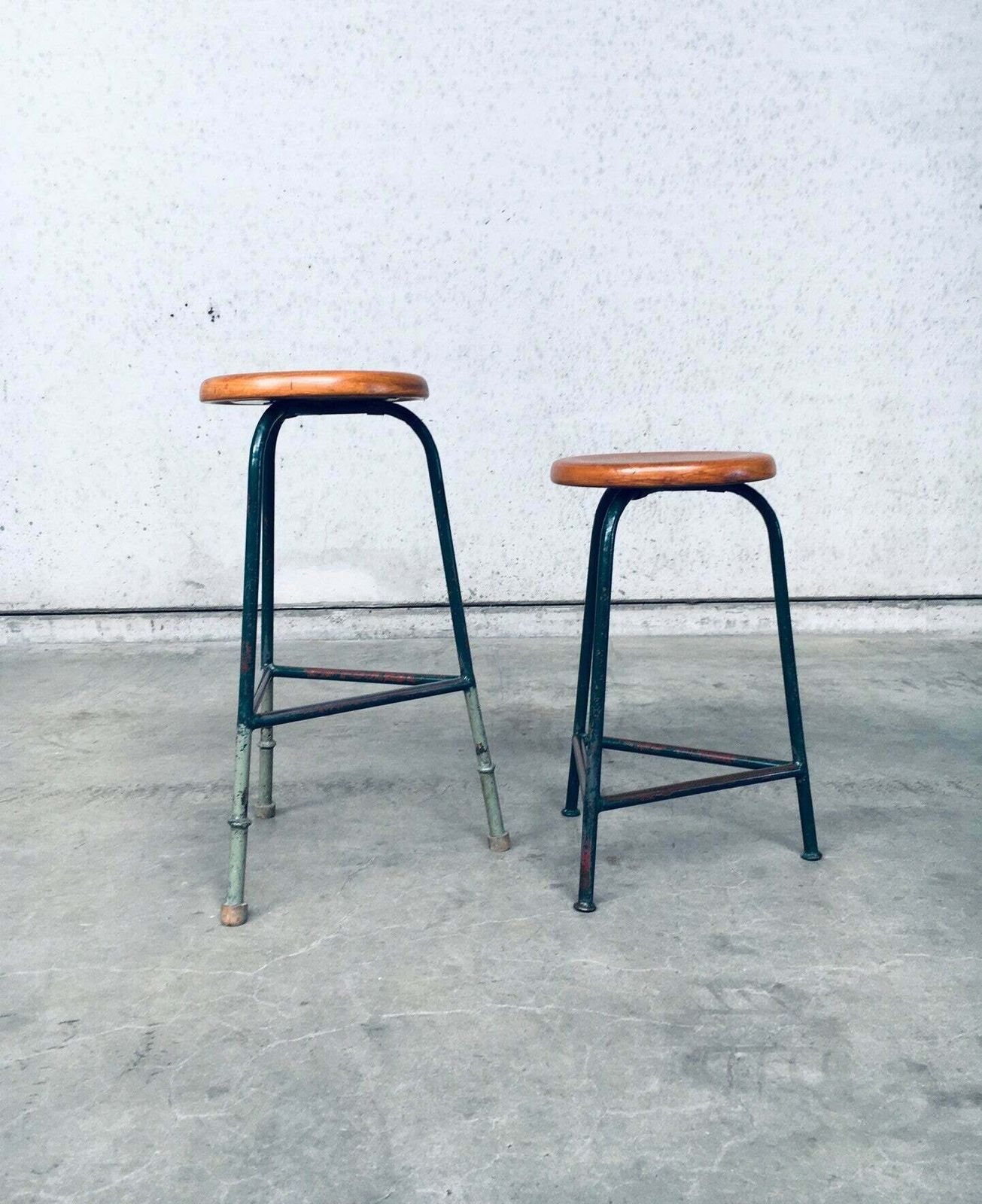 Groene Driepoot Krukkenset, Industrieel Design, België, Ca. Jaren 1950 photo Meubels