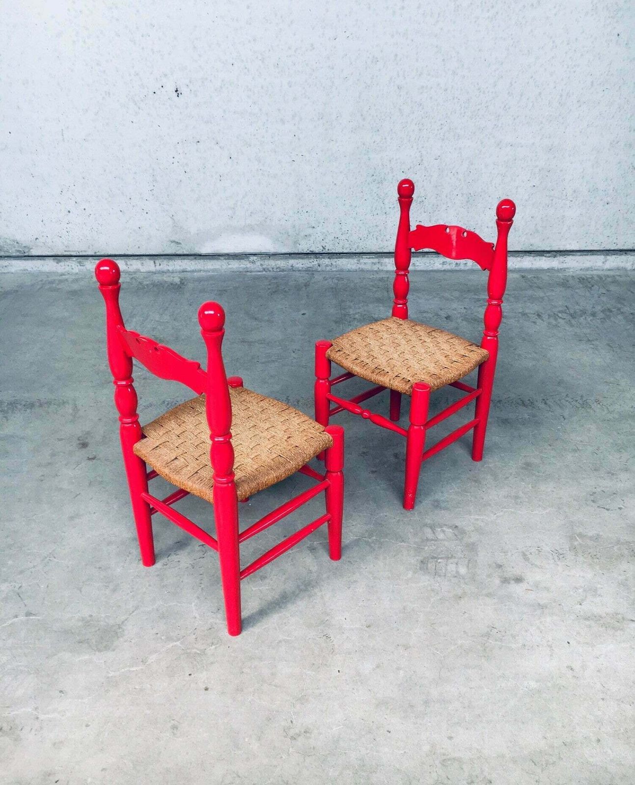 Meubels Scandinavische Landelijke Stijl Stoelen In Rood, Zweden Ca. Jaren 1960 photo