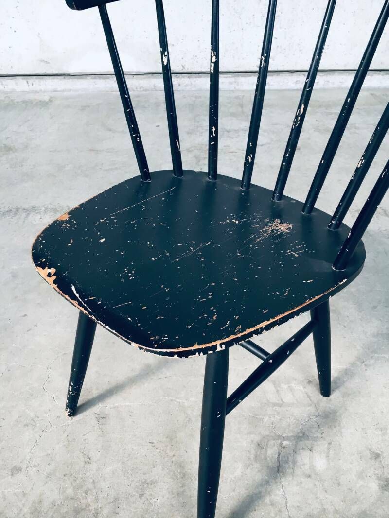 photo vinterior Midcentury Scandinavian Design Curved Spindle Back Side Chair, 1960's Denmark