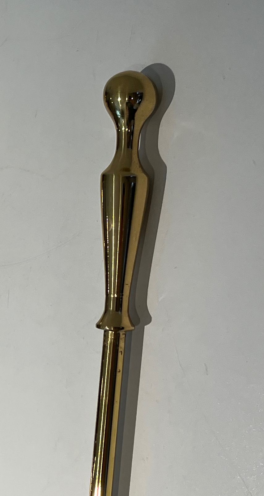 photo vintage Neoclassical Style Brass Fire Kit