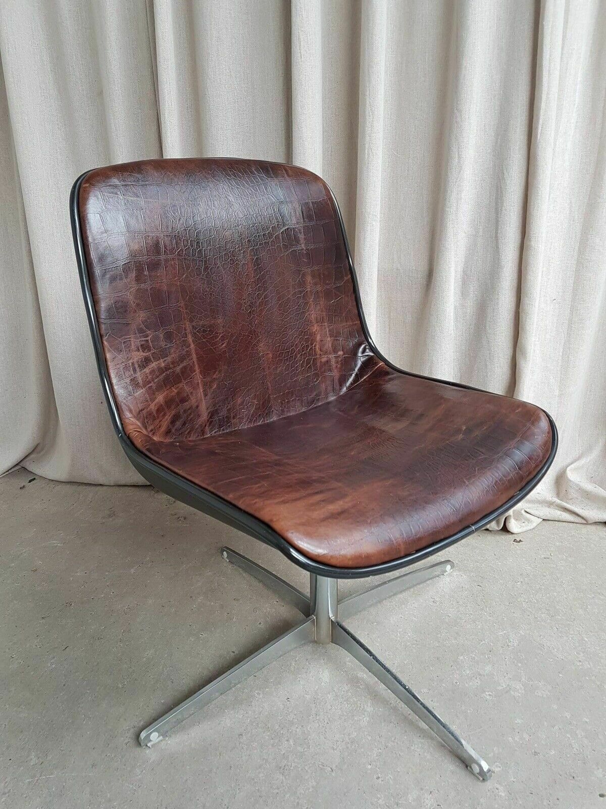 Vtg Mid Century Modernist Chrome Leather Swivel Chair By Charles Pollock photo vintage