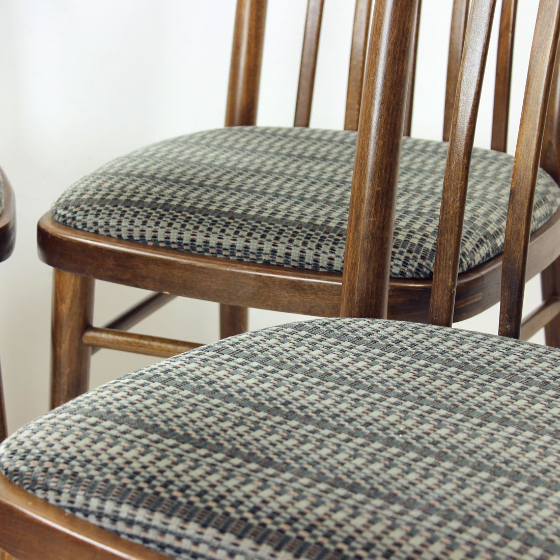 photo vintage Set Of 4 Dining Chairs In Dark Oak By Ton, Czechoslovakia 1960s