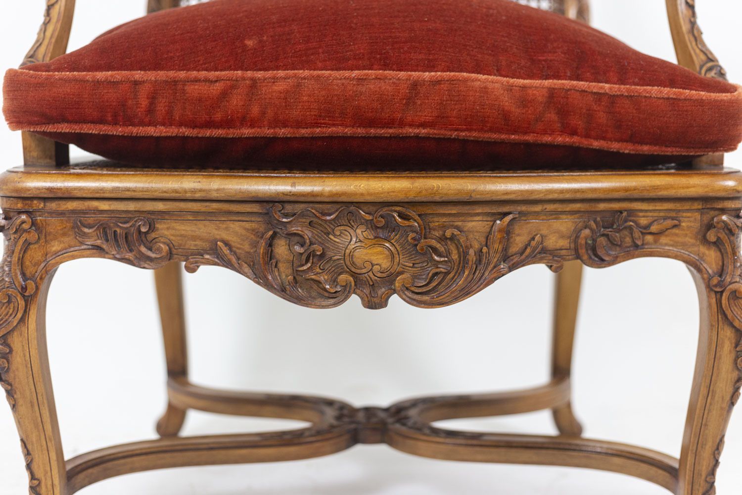 Jean Mocqué, Paire De Fauteuils Canné De Style Régence, Xxe Siècle photo vinterior