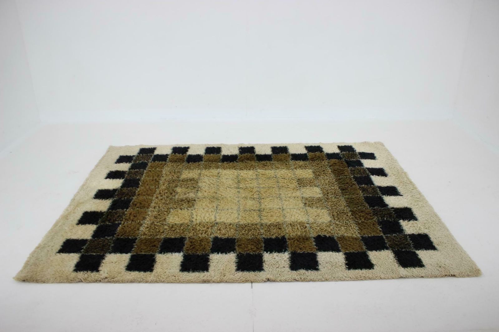 1960s Abstract Wool Carpet By Hojer Eksport Wilton, Denmark photo for sale