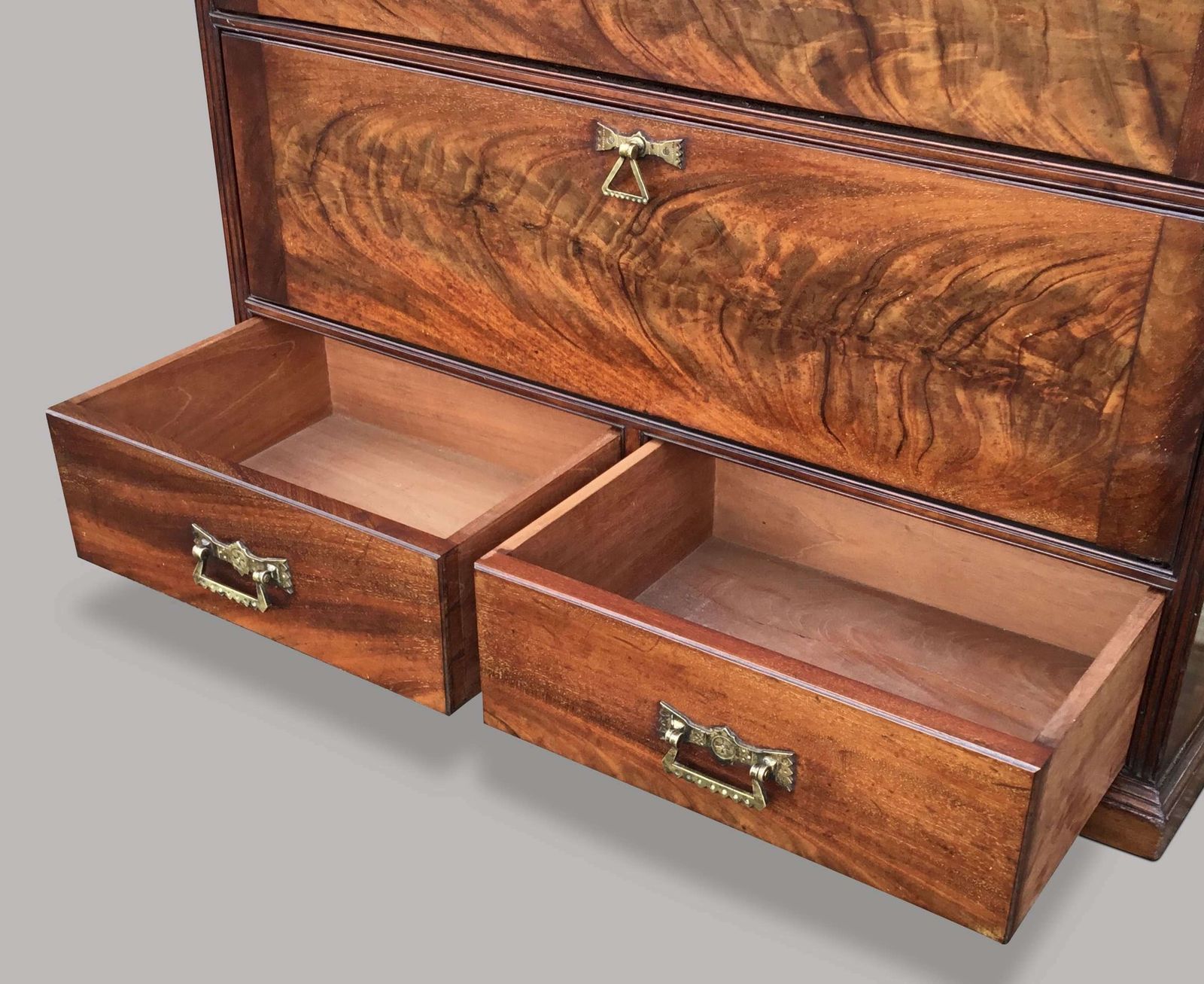 photo vintage Excellent Quality C19th Mahogany Haberdashery Cabinet / Office Cabinet