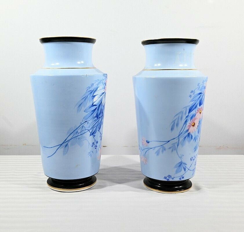Pair Of Porcelain Vases – Mid 19th Century photo 1071.53225843