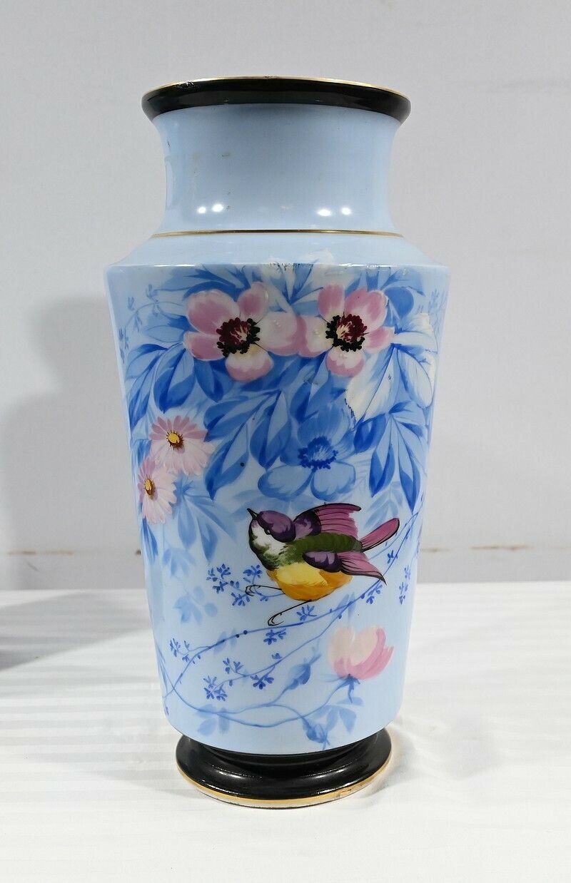 photo buy Pair Of Porcelain Vases – Mid 19th Century