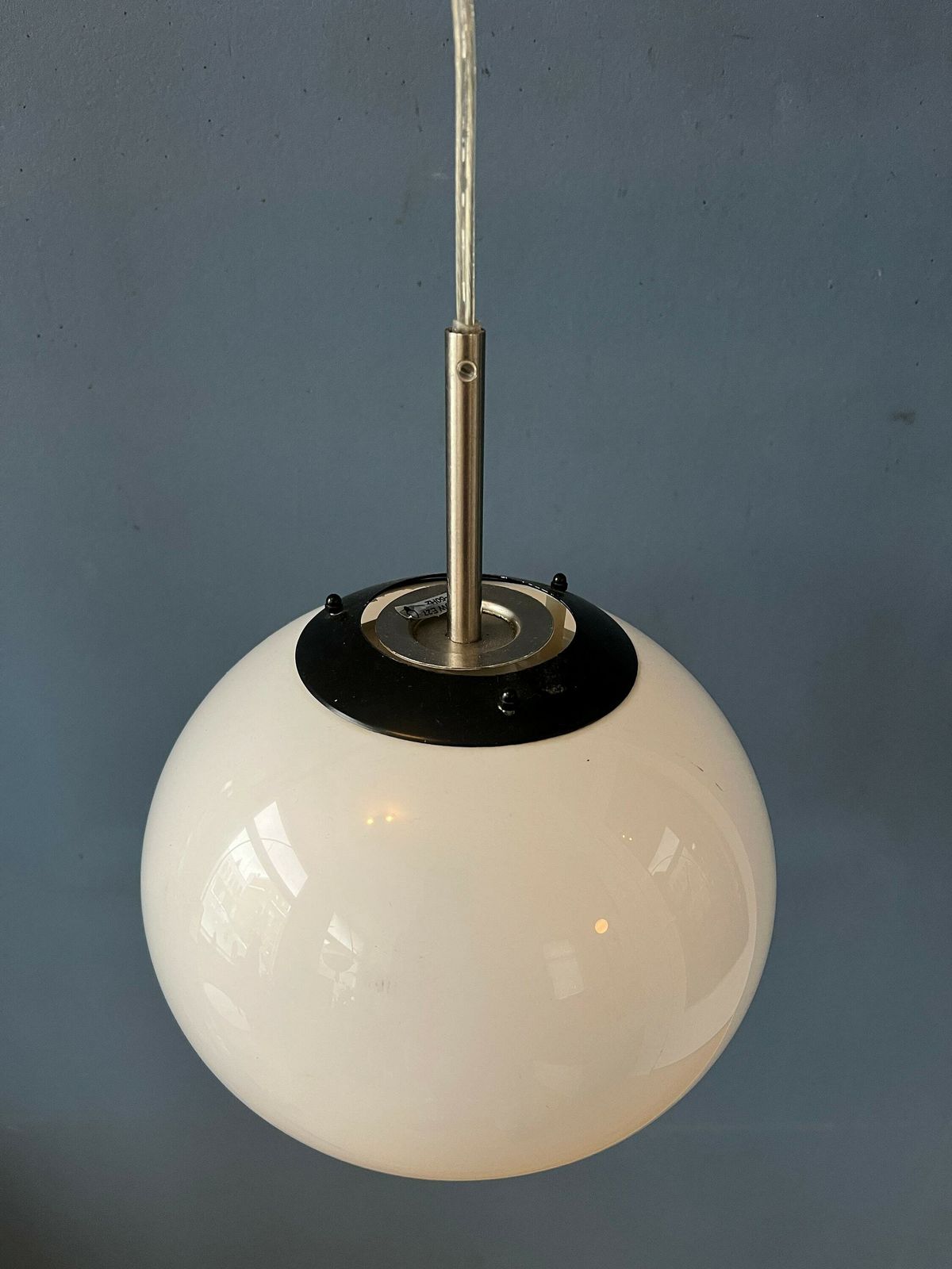 Small White Space Age Mushroom Pendant Lamp photo vinterior