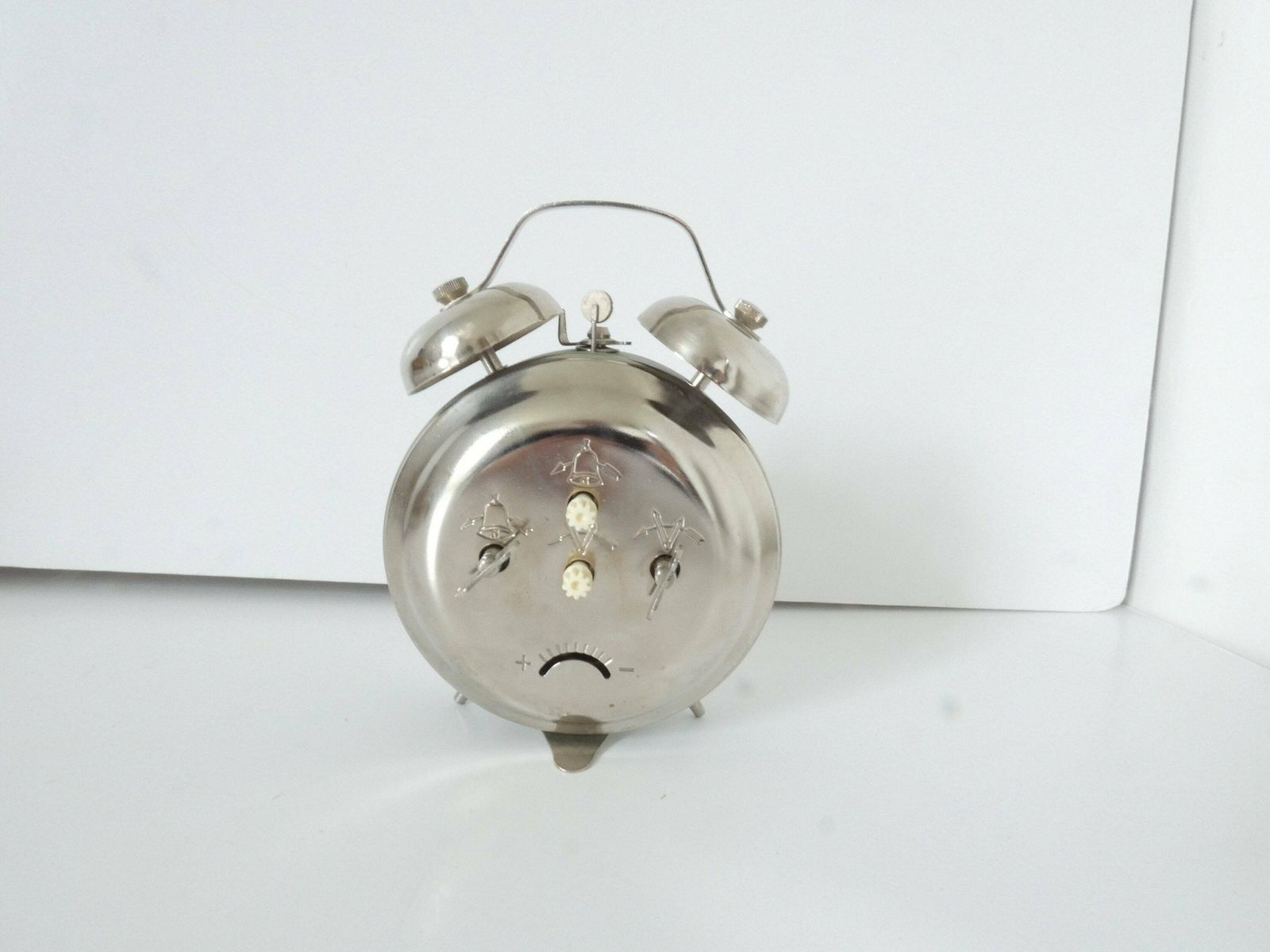Russian Vintage Green Pastel Jantaz Clock. Vintage 1960. Metal Alarm Clock. Loft Deco. Desk Accessory. Clock 60s photo 98.0