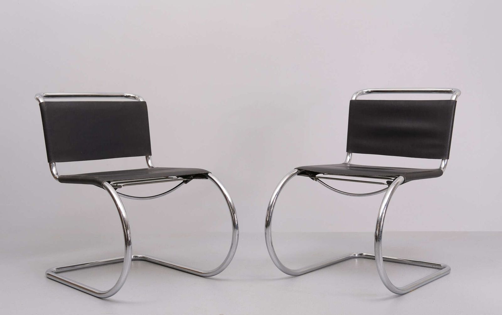 Early Set Ludwig Mies Van Der Rohe Mr10 Cantilever Chairs photo 2136.0