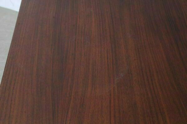 photo furniture Extendable Table Of Modern 60s In Rosewood. Black Lacquered Legs. Design. Restored Size Extendable To 190