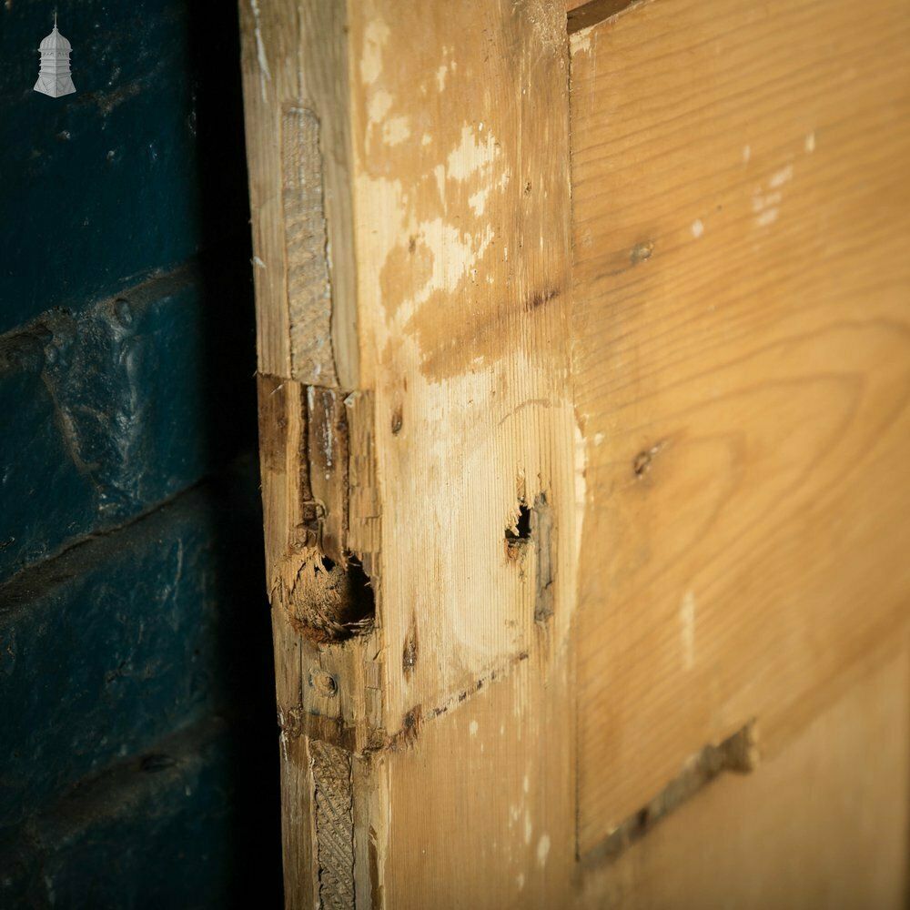 photo vinterior Pine Panelled Door, Moulded 4 Panel