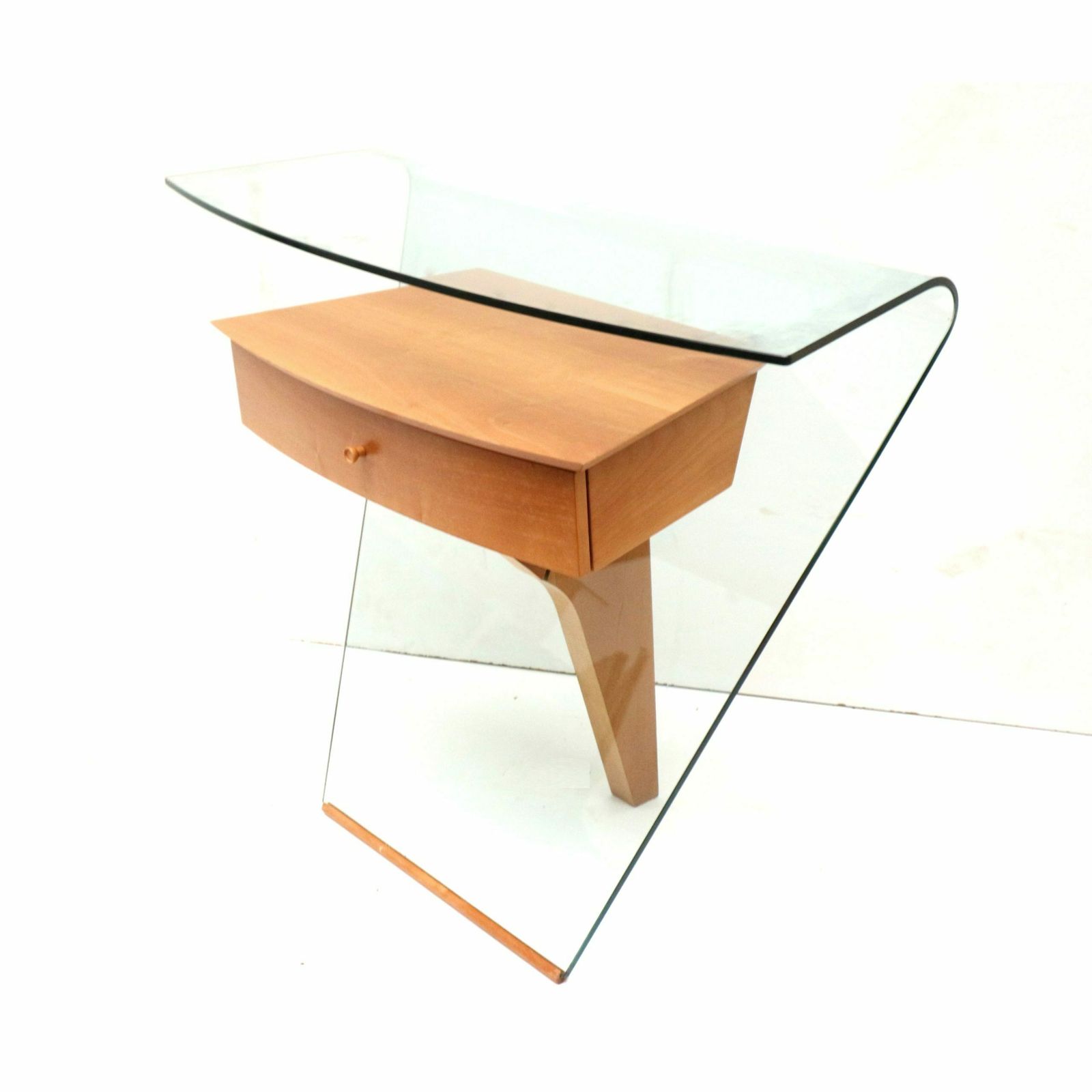Beautifully Designed Vintage Italian Design Television Cabinet From The 1970s