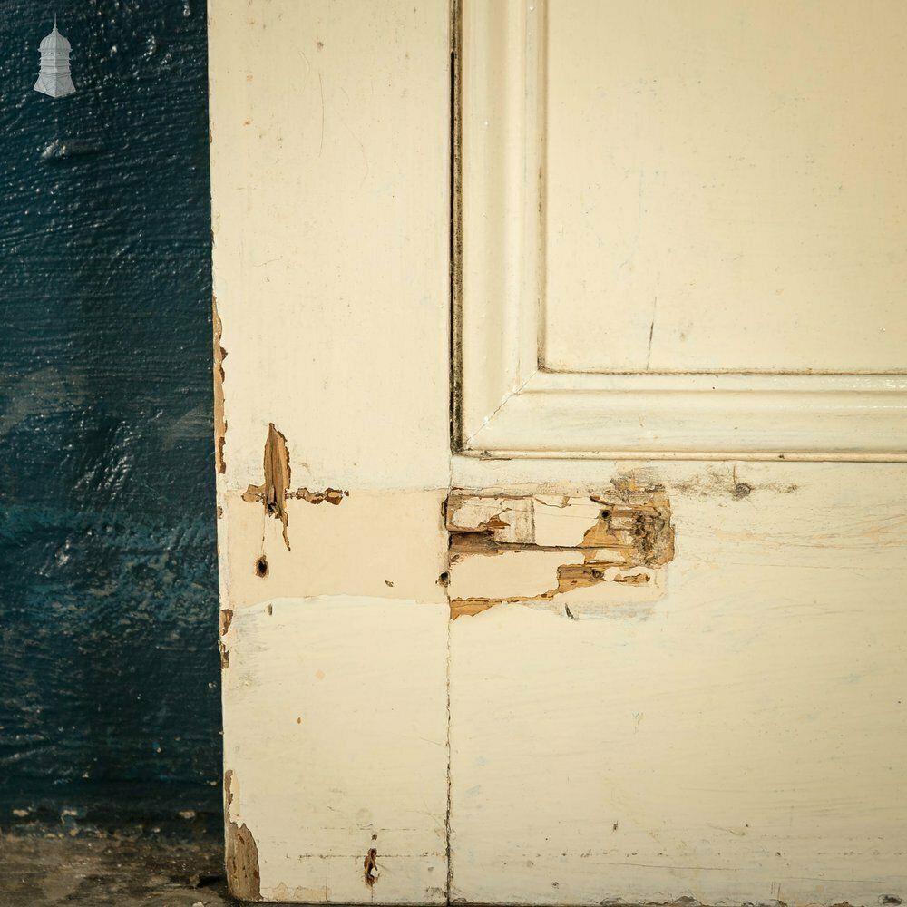 300.0 Half Glazed Door, Arched Top And White Painted Finish photo