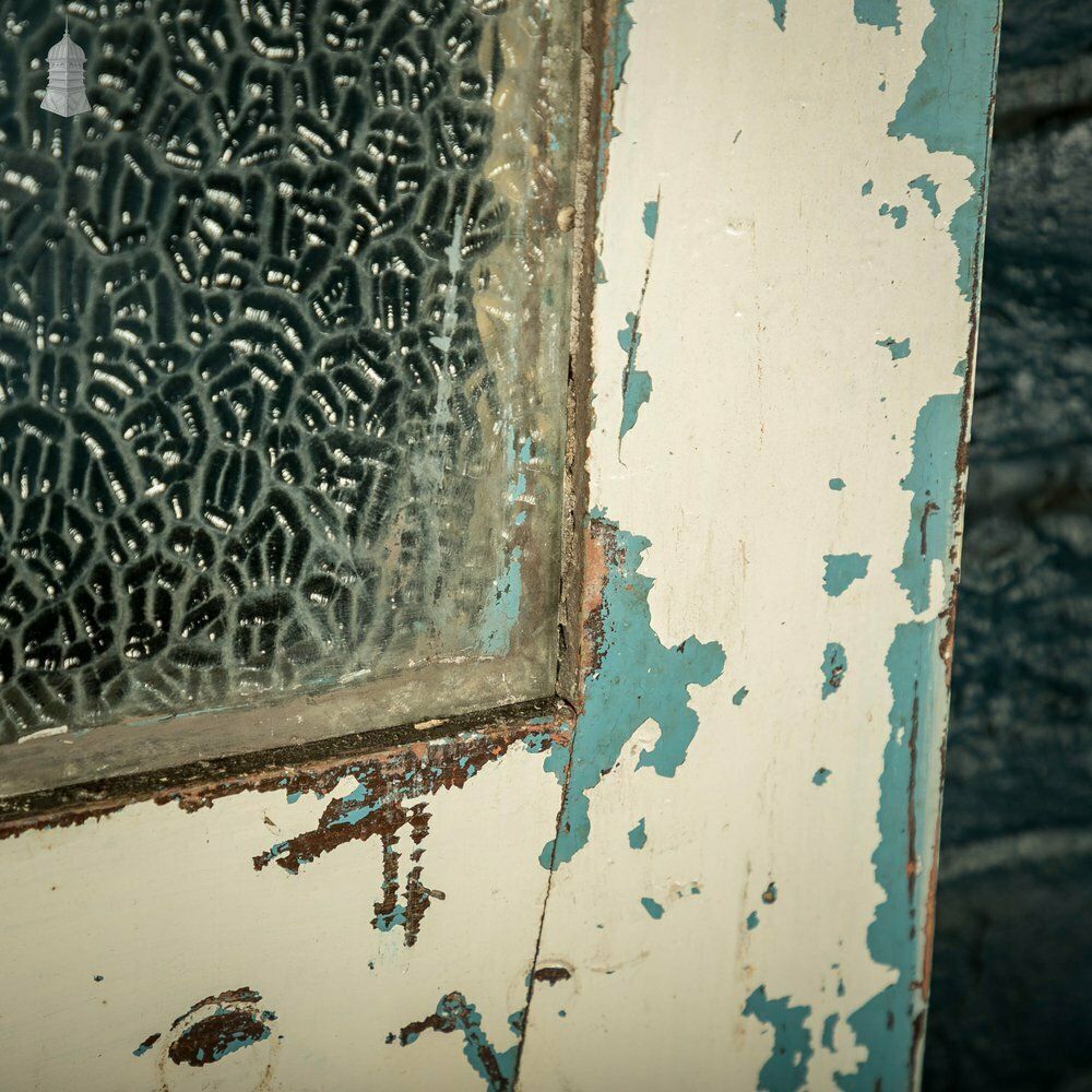 photo vinterior Half Glazed Gunstock Door, Moulded 3 Panel Pine With ‘Arctic Style’ Textured Glass