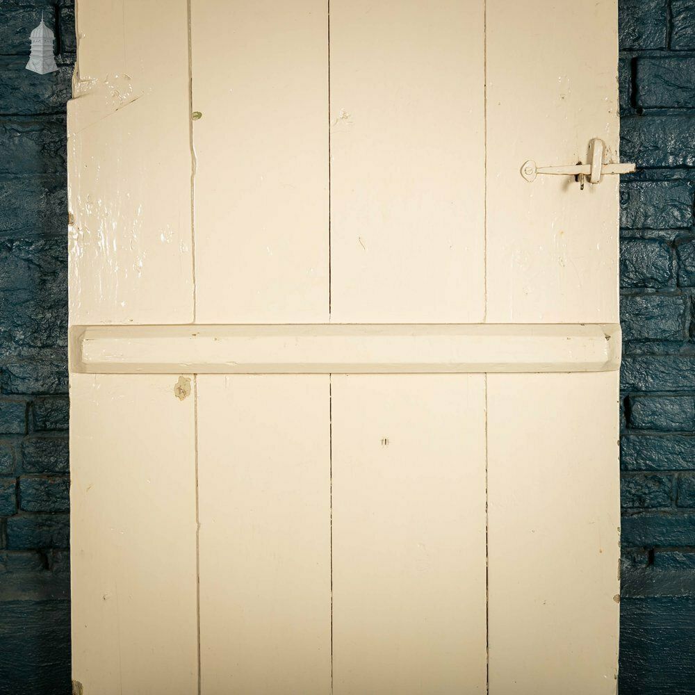 photo vinterior Plank And Ledge Door, 19th C French With White Painted Finish