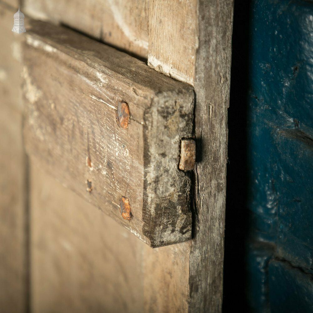 photo vintage Oak Panelled Door, 17th C, 6 Panel