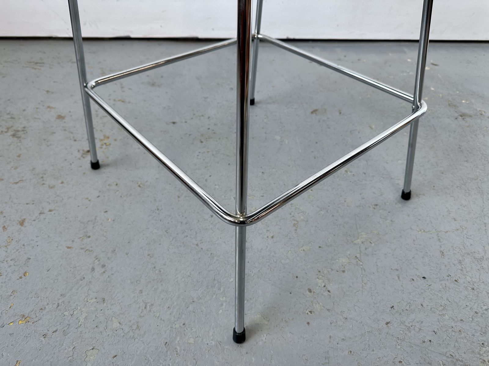 photo for sale Vintage 1960s Arne Jacobsen Series 7 Barstool. Danish Mid Century