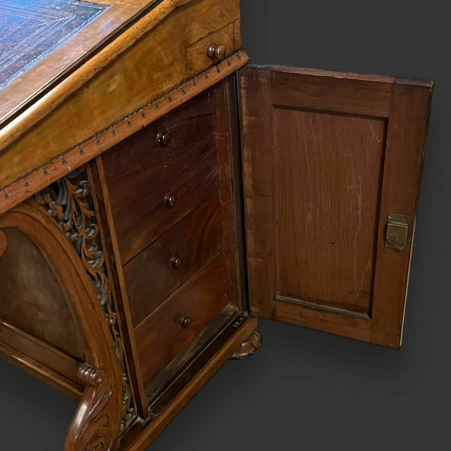 Fine Quality C19th  Arts & Crafts Walnut Davenport Desk photo 425.0