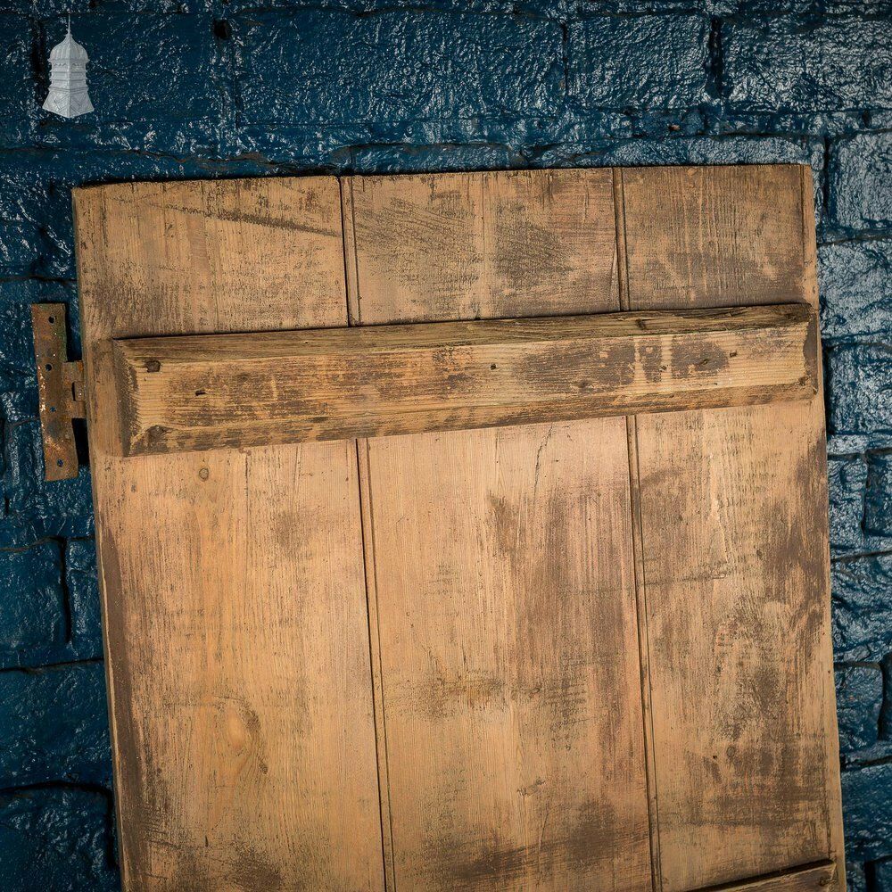 240.0 Small Georgian Green Painted Ledged And Braced Cottage Door photo