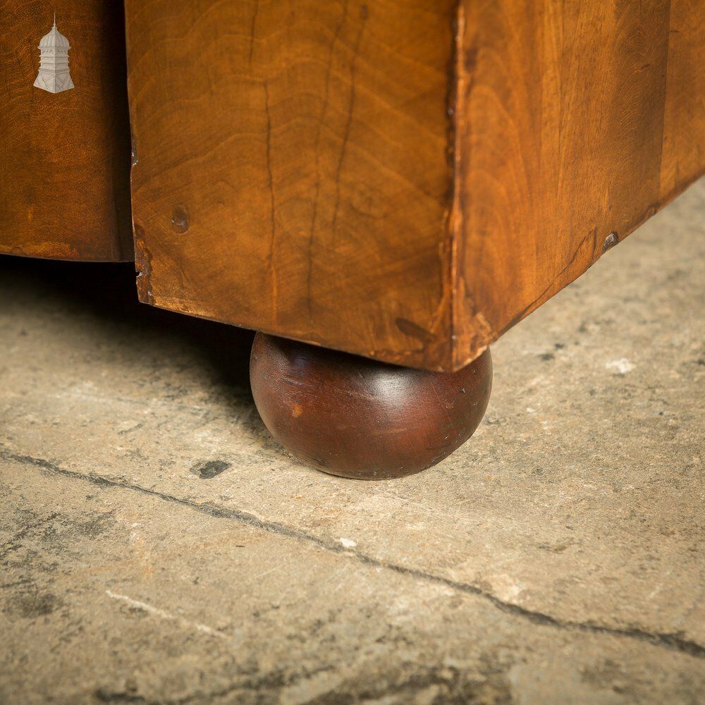 photo furniture Impressive 19th C Bow Fronted Flanked Column Mahogany Chest Of Drawers