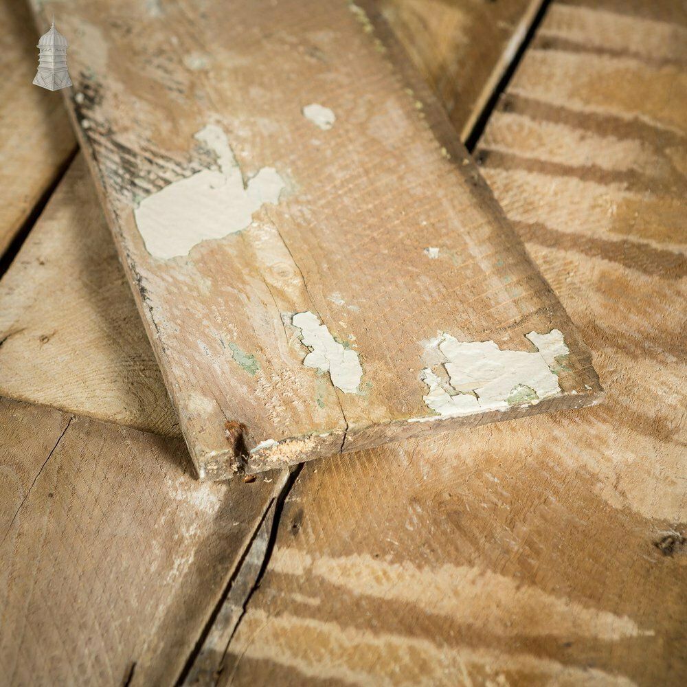 photo vintage Batch Of 7.5 Square Metres Of Elm Wall Boards With Distressed Lath And Plaster Markings