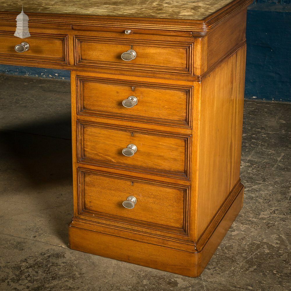 photo furniture Prestigious Mahogany Queen Mary Maritime Dressing Desk From The Hms Medina By Warring & Gillows Circa 1910