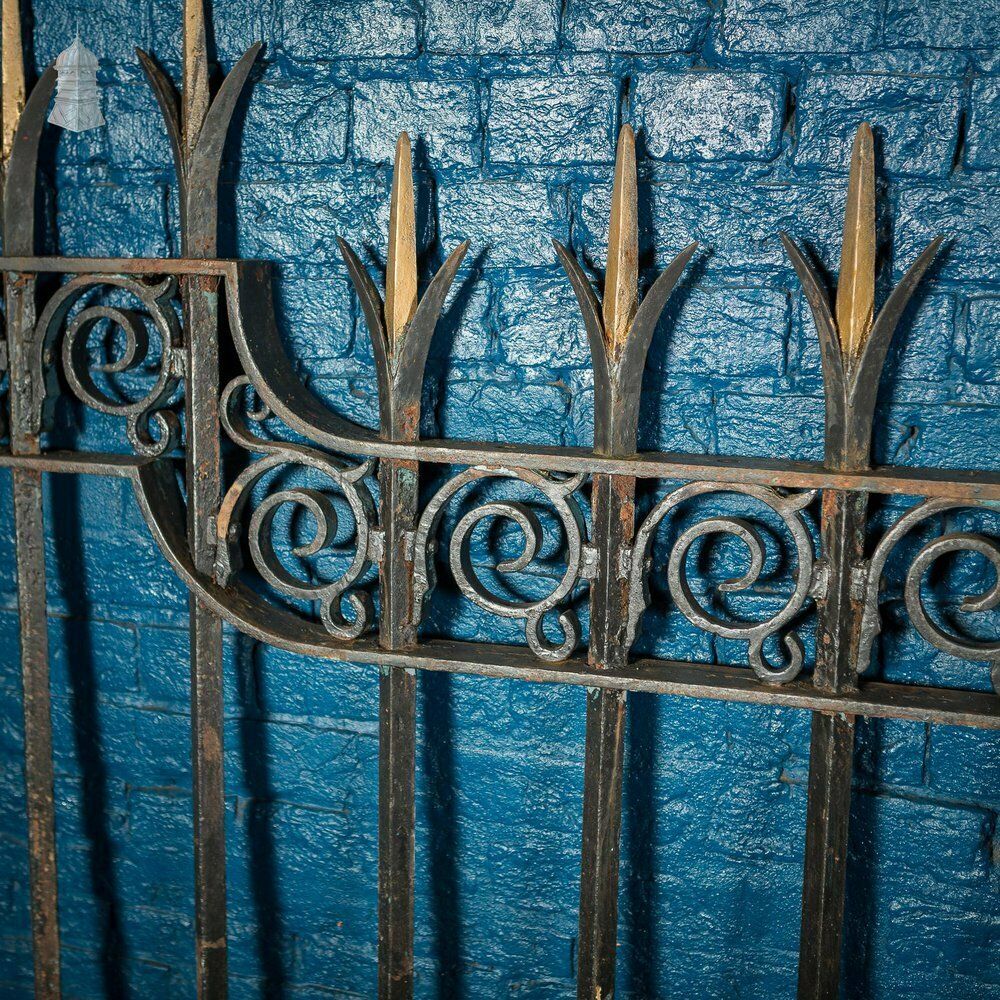 photo furniture Early 19th C Norwich 'Boulton & Paul' Cast Iron Railings   45ft Run