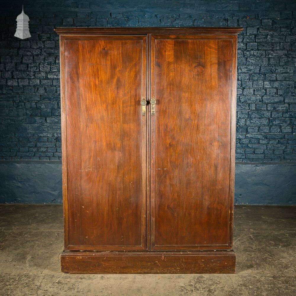 Traveling Compactom Model Yn Gentleman’s Wardrobe photo for sale