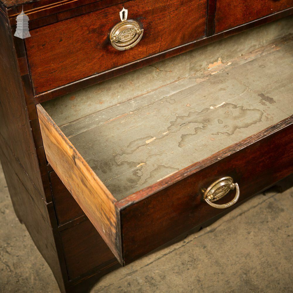 photo vinterior Circa 1740 Mahogany Travelling Chest With Nelson Commemorative Handles