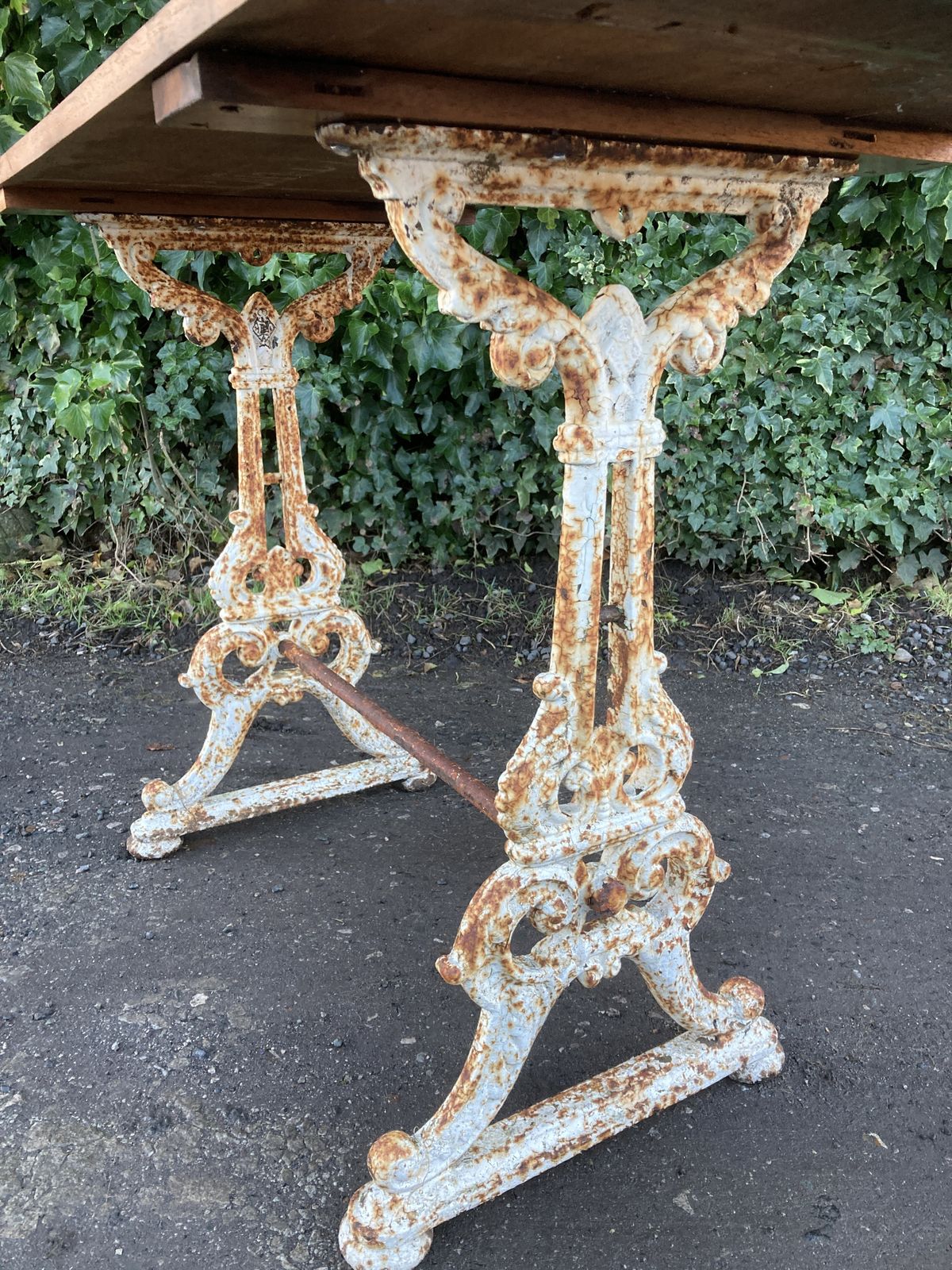 Victorian Country Cast Iron Leg With A Mahogany Top Garden Table photo vinterior